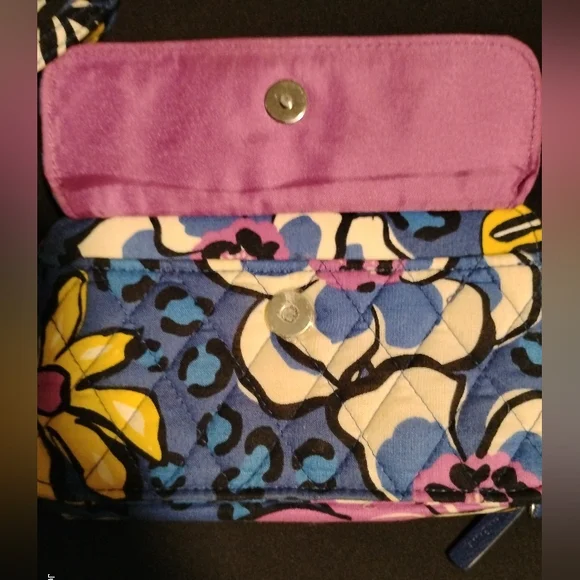 Vera Bradley Beautiful Floral Quilted Crossbody Bag - Picture 3 of 7